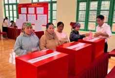 100% cử tri xã Tìa Dình đã hoàn thành bầu cử