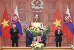 Việt Nam, Slovakia trao nhiều văn kiện hợp tác quan trọng