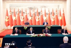 Việt Nam, Trung Quốc ký 32 văn kiện hợp tác trên nhiều lĩnh vực