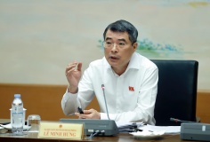 Thủ tướng Lê Minh Hưng đề nghị các đại biểu Quốc hội ủng hộ nâng ngưỡng chịu thuế với hộ kinh doanh