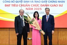 Nữ Giáo sư duy nhất ngành IT có sở thích cầm cọ vẽ, hiện giữ chức Hiệu phó tại Đại học Việt Nam lọt top 315 châu Á