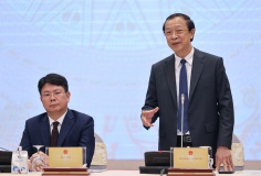 Dùng chung một bộ sách giáo khoa nhưng không giới hạn học liệu
