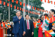Tổng Bí thư, Chủ tịch nước Tô Lâm gặp gỡ cộng đồng người Việt Nam tại Ấn Độ