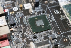 Các nhà thiết kế chip Trung Quốc dành một nửa doanh thu cho R&D