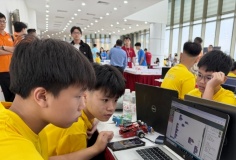 Robot Leanbot: rèn luyện học sinh phổ thông học cách đưa AI vào giải quyết bài toán thực tế
