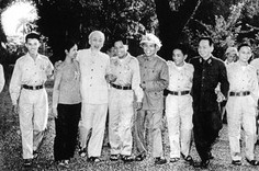 Sắt son một lòng hướng về Bác