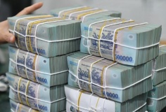Tiền gửi sụt giảm tại 12 ngân hàng trong quý I