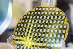 Wafer bán dẫn chuyển sang hình vuông?
