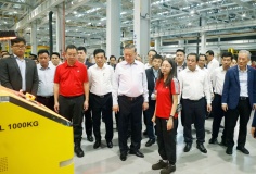 Tổng Bí thư, Chủ tịch nước Tô Lâm thăm nhà máy công nghệ sản xuất tiên tiến hàng đầu Singapore