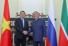 Thủ tướng Lê Minh Hưng gặp Người đứng đầu Cộng hòa Tatarstan (Liên bang Nga)