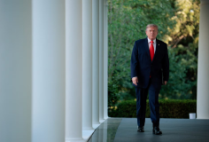 Tổng thống Trump lại dọa áp thuế quan 100% để trả đũa thuế dịch vụ kỹ thuật số