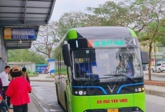 Hà Nội phát hành miễn phí thẻ xe buýt gắn chip cho hành khách thuộc diện ưu tiên