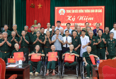 Thủ tướng Lê Minh Hưng thăm, tặng quà các thương binh, bệnh binh tại Ninh Bình