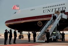 Donal Trump tuyên bố chuyên cơ Air force one mới từ Qatar sẽ được nâng cấp toàn diện