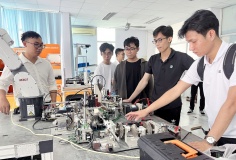 Hoàn thiện cơ chế triển khai học bổng cho người học ngành công nghệ chiến lược