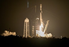 Mảnh tên lửa SpaceX sẽ đâm vào Mặt Trăng vào thứ Tư