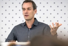 Tái cấu trúc AI tại Google: Giám đốc Khoa học Jeff Dean rời đi và Demis Hassabis rời ghế CEO DeepMind