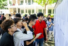 Điểm chuẩn đại học 2026: Hàng loạt ngành lập đỉnh, AI chạm mức tuyệt đối