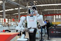 Ngành robot Trung Quốc chuyển từ trình diễn công nghệ sang ứng dụng thực tế tại Sơn Đông