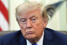 Tổng thống Mỹ Trump bị kiện vì dịch vụ trả phí cấp quyền đọc sớm các bài đăng trên Truth Social