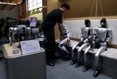 Unitree của Trung Quốc trình làng robot 'Superman' giữa lúc sự hào hứng dâng cao trước màn ra mắt tại Thượng Hải