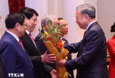 Tri ân các đồng chí Ủy viên Bộ Chính trị, Ủy viên Ban Bí thư các thời kỳ