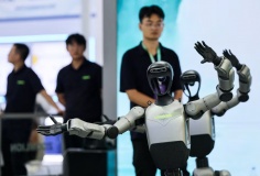 Các nhà sản xuất robot Trung Quốc dồn về triển lãm ở Bắc Kinh, tìm kiếm con đường thương mại hóa hàng loạt