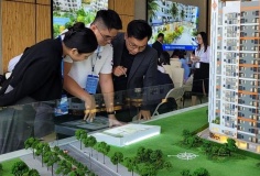 Dự án chưa đủ điều kiện mở bán, môi giới vẫn thu tiền “booking”, “giữ chỗ” để lách trần đặt cọc 5%?