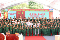 Lễ khai giảng đầu tiên của Trường Thiếu sinh quân miền Trung