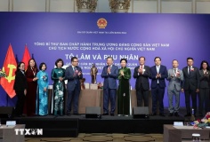 Tổng Bí thư, Chủ tịch nước Tô Lâm gặp gỡ cán bộ, nhân viên Đại sứ quán và cộng đồng người Việt Nam tại Liên bang Nga