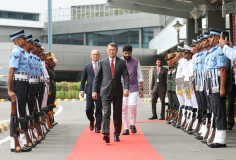 Thủ tướng tới New Delhi, bắt đầu chương trình dự Hội nghị thượng đỉnh BRICS và làm việc song phương tại Ấn Độ