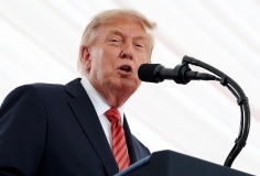 Tổng thống Trump gọi điện cho Jensen Huang của Nvidia tại All-In Summit, gọi làn sóng phản đối trung tâm dữ liệu là 