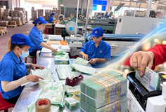 Tín dụng tăng tốc về sản xuất, doanh nghiệp bước vào chặng đua cuối năm