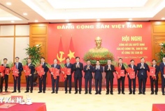 Công bố 12 quyết định của Bộ Chính trị, Ban Bí thư về công tác cán bộ