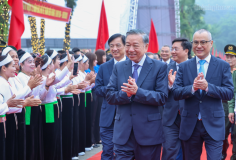 Tổng Bí thư, Chủ tịch nước Tô Lâm dự Lễ kỷ niệm 72 năm Ngày Bác Hồ về thăm Đền Hùng và khánh thành Tượng đài “Bác Hồ với ngày hội non sông”