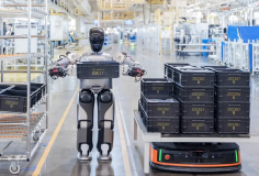 Trung Quốc dùng robot hình người để chế tạo robot hình người