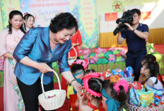 Phó Thủ tướng Phạm Thị Thanh Trà vui Tết Trung thu cùng trẻ em Tuyên Quang