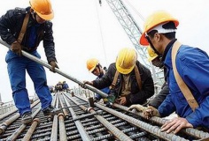 Người cao tuổi tiếp tục tham gia thị trường lao động