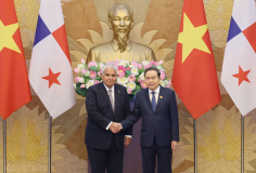 Chủ tịch Quốc hội Trần Thanh Mẫn hội kiến Tổng thống Panama