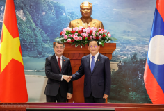 Thủ tướng Lê Minh Hưng hội kiến Chủ tịch Quốc hội Lào