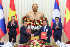 Việt Nam, Lào trao đổi 11 văn kiện hợp tác quan trọng
