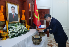 Thủ tướng Lê Minh Hưng thăm gia đình Cố Chủ tịch Quốc hội Lào Saysomphone Phomvihane