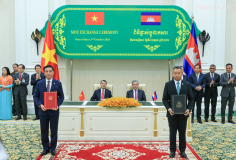 Việt Nam, Campuchia trao đổi nhiều văn kiện hợp tác quan trọng
