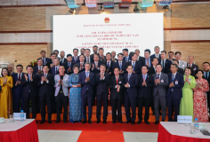 Thủ tướng Lê Minh Hưng gặp cộng đồng và các cơ quan đại diện Việt Nam tại Campuchia