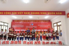 Hành trình sẻ chia, tri ân trên miền đất lửa Quảng Trị