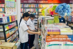 Chủ nhiệm Ủy ban Dân nguyện và Giám sát Lê Thị Nga: Không để tái diễn tình trạng thiếu sách giáo khoa
