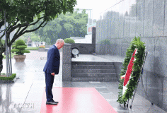 Chùm ảnh: Thủ tướng Ba Lan Donald Tusk viếng Chủ tịch Hồ Chí Minh