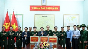 Thủ tướng thăm Đồn biên phòng tại xã biên giới vùng cao Thanh Hóa