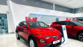 VinFast VF 6 Eco: Chọn xe gầm cao cho gia đình trẻ, nhận “full combo” ưu đãi tháng 12/2025 