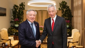 Phó Thủ tướng Thường trực Chính phủ Nguyễn Hòa Bình hội kiến Bộ trưởng Cao cấp Singapore Lý Hiển Long